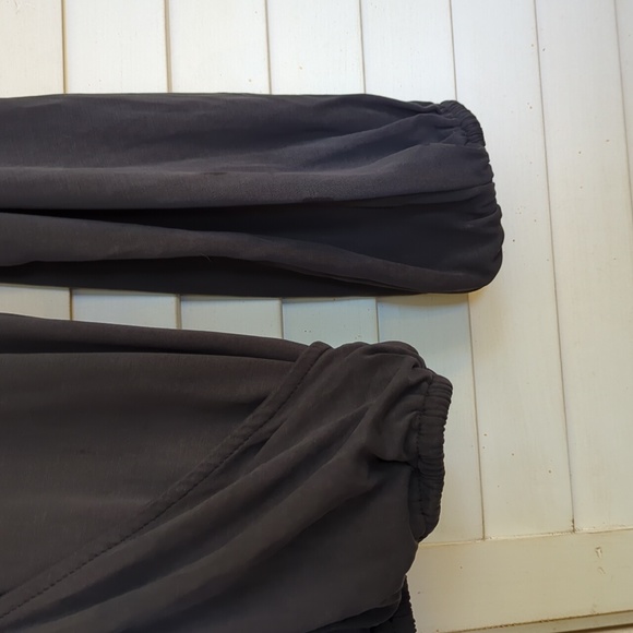 Soft black Sunday in Brooklyn blouse XS - Picture 4 of 10